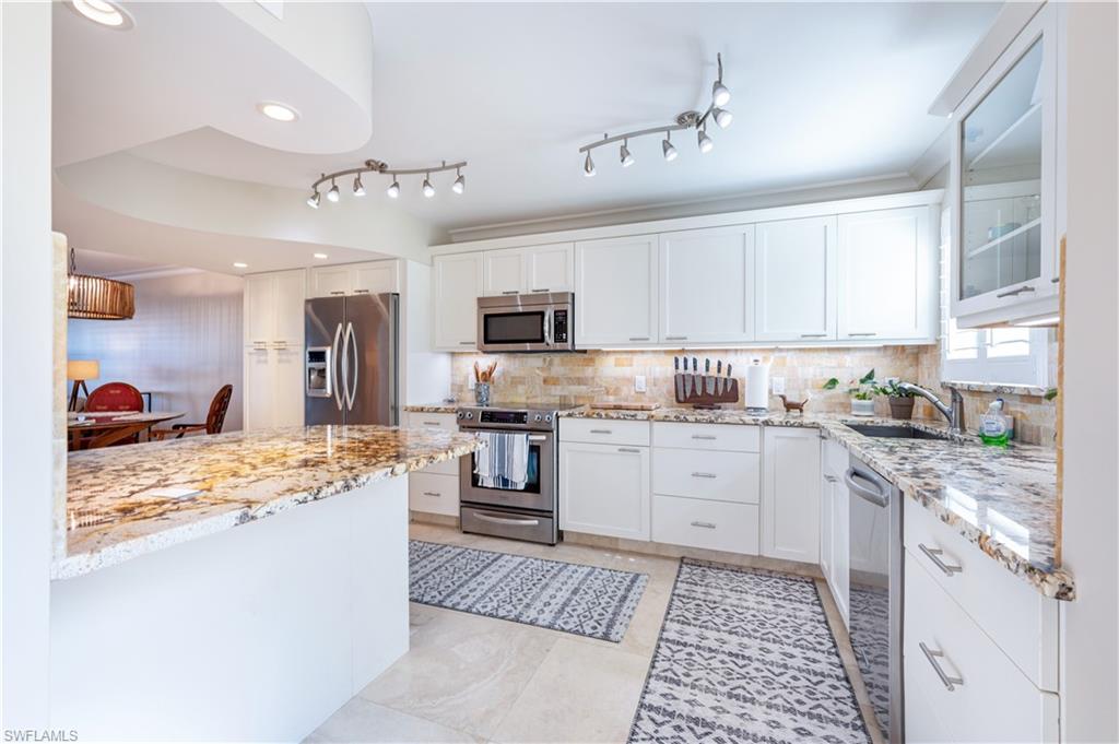 NAPLES BAY CLUB - Residential Lease