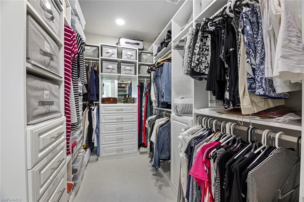 BELLE LAGO - Residential