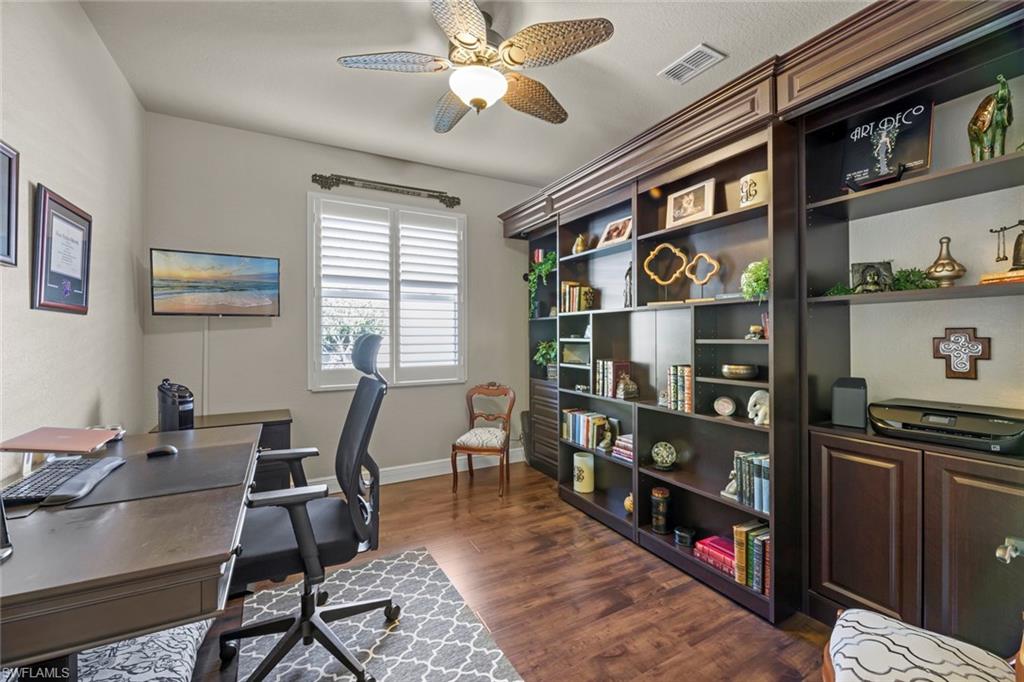 BELLE LAGO - Residential