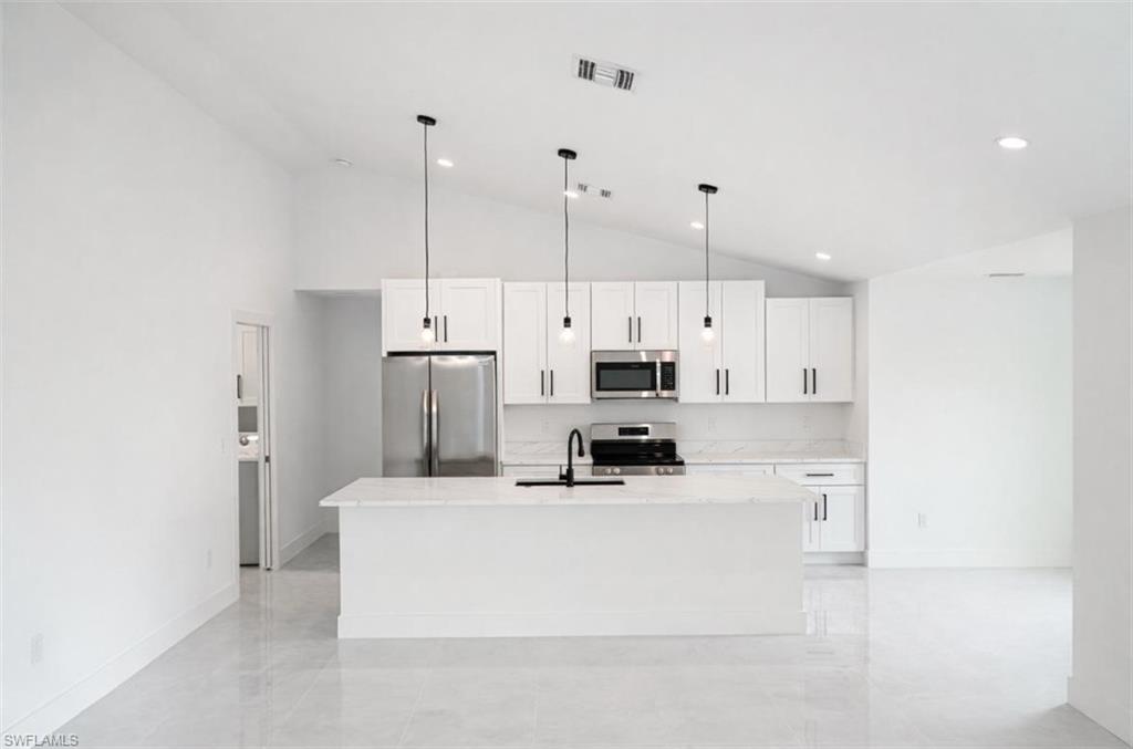 CAPE CORAL - Residential