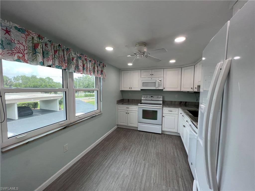 SEVEN LAKES - Residential