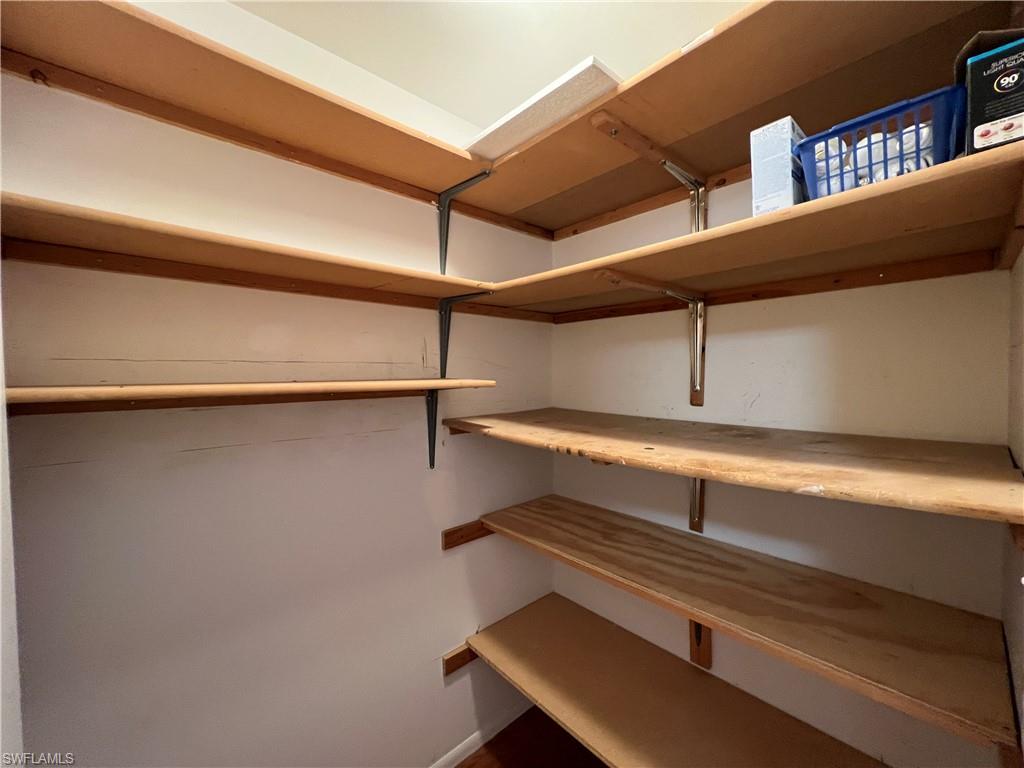 SEVEN LAKES - Residential