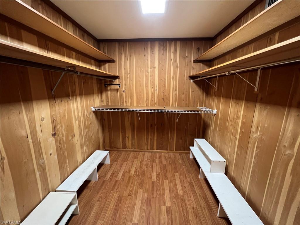 SEVEN LAKES - Residential