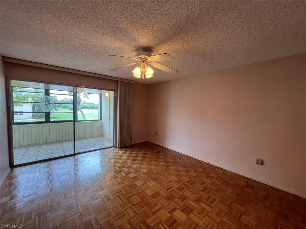 SEVEN LAKES - Residential