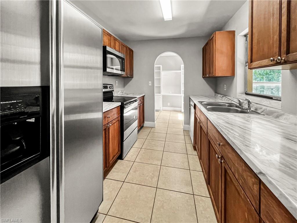 SAN CARLOS PARK SOUTHWEST ADDITION - Residential Lease