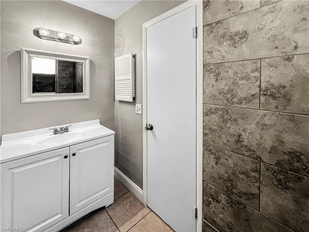 SAN CARLOS PARK SOUTHWEST ADDITION - Residential Lease