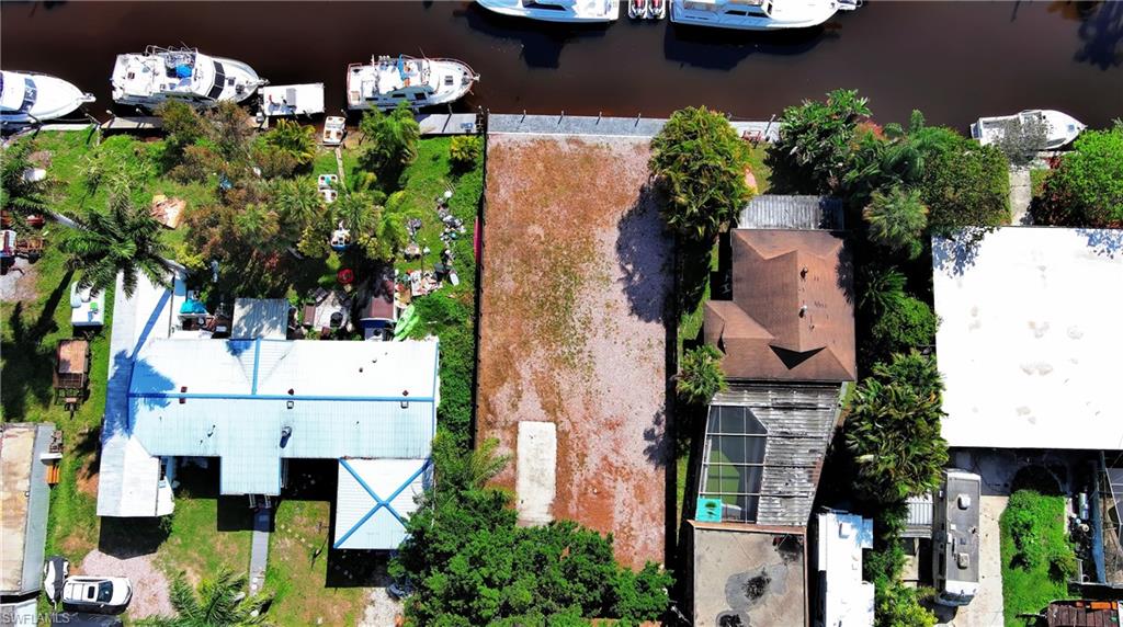 FORT MYERS SHORES - Land