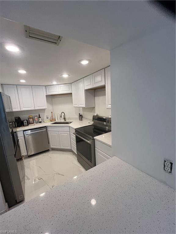 VANDERBILT TOWERS - Residential