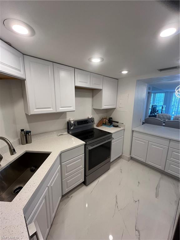 VANDERBILT TOWERS - Residential