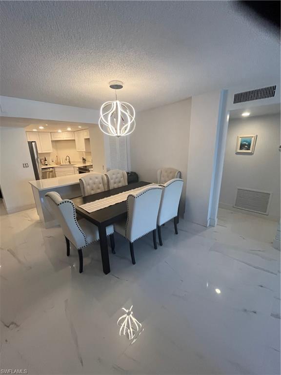 VANDERBILT TOWERS - Residential