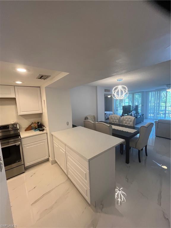 VANDERBILT TOWERS - Residential