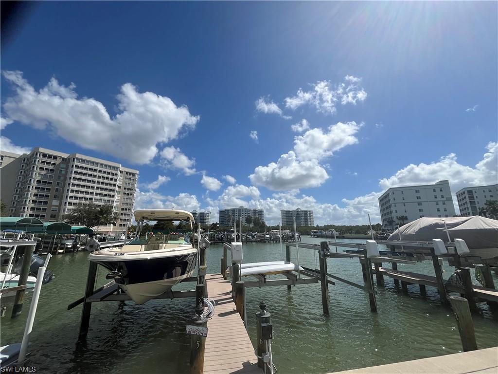 VANDERBILT TOWERS - Residential