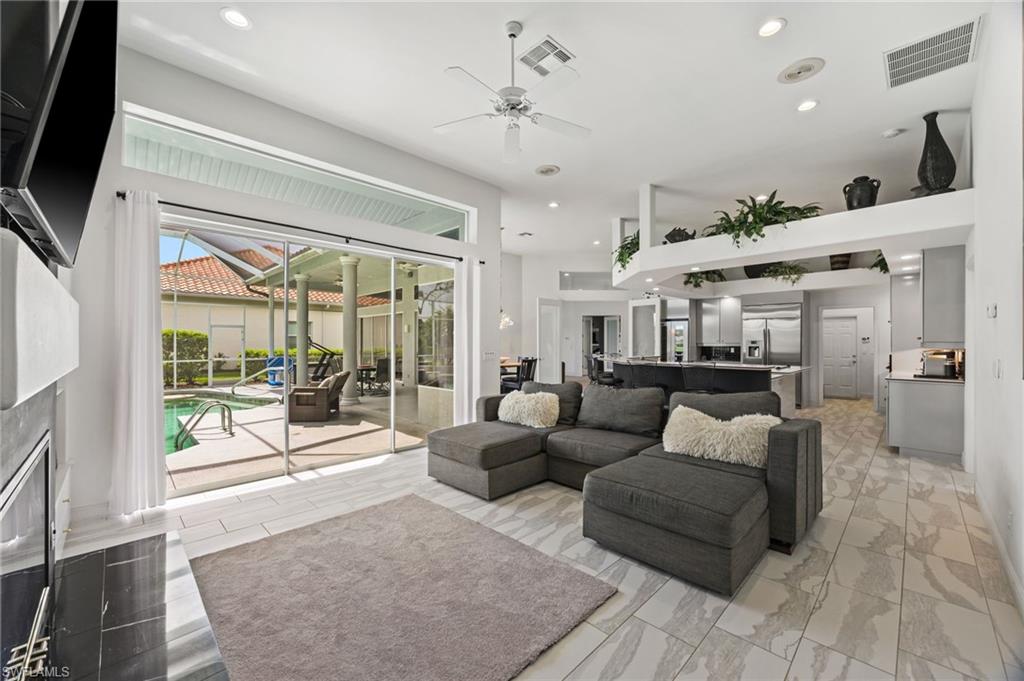 OLDE HICKORY GOLF & COUNTRY CLUB - Residential