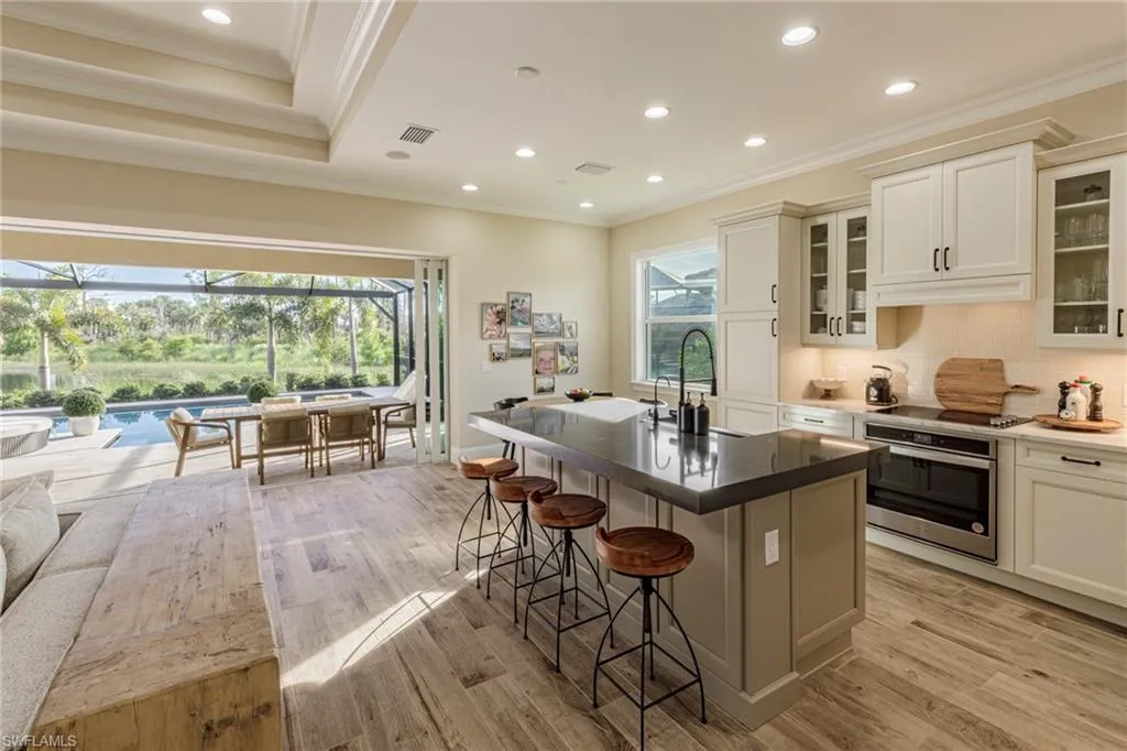 Naples, Florida 34113, United States, 3 Bedrooms Bedrooms, ,4 BathroomsBathrooms,Residential,Contingent,48805