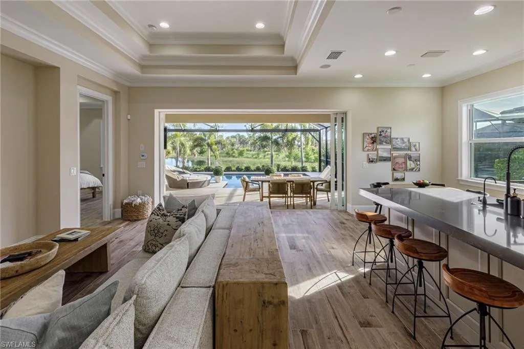 Naples, Florida 34113, United States, 3 Bedrooms Bedrooms, ,4 BathroomsBathrooms,Residential,Contingent,48805