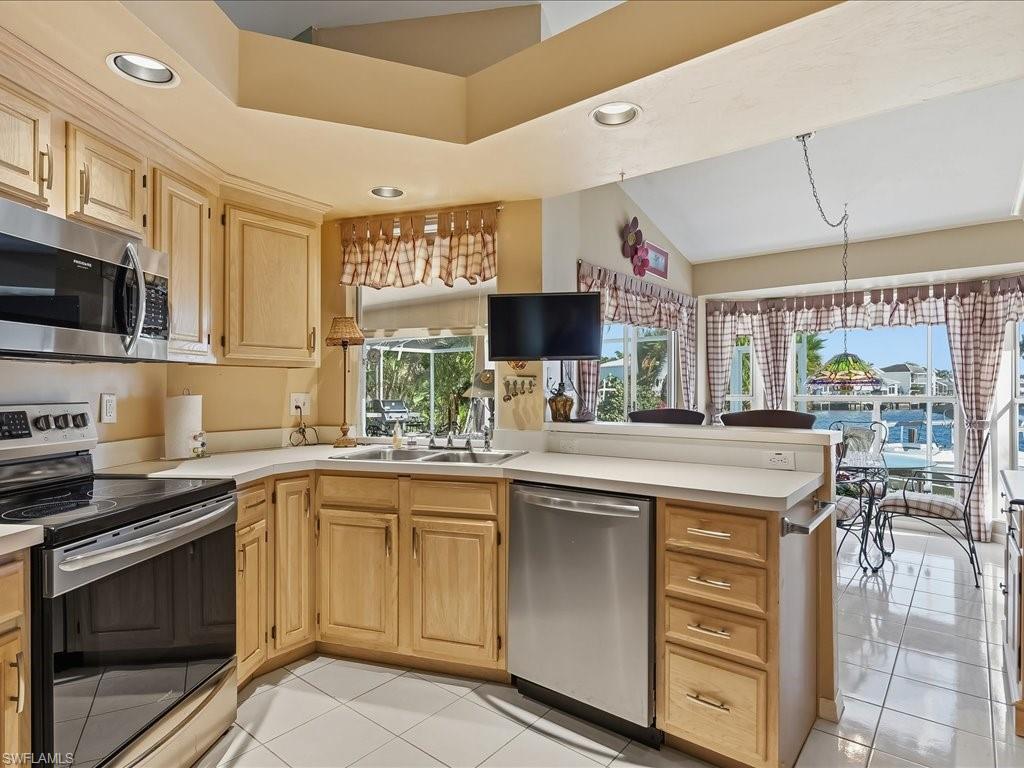 PORT OF THE ISLANDS - Residential