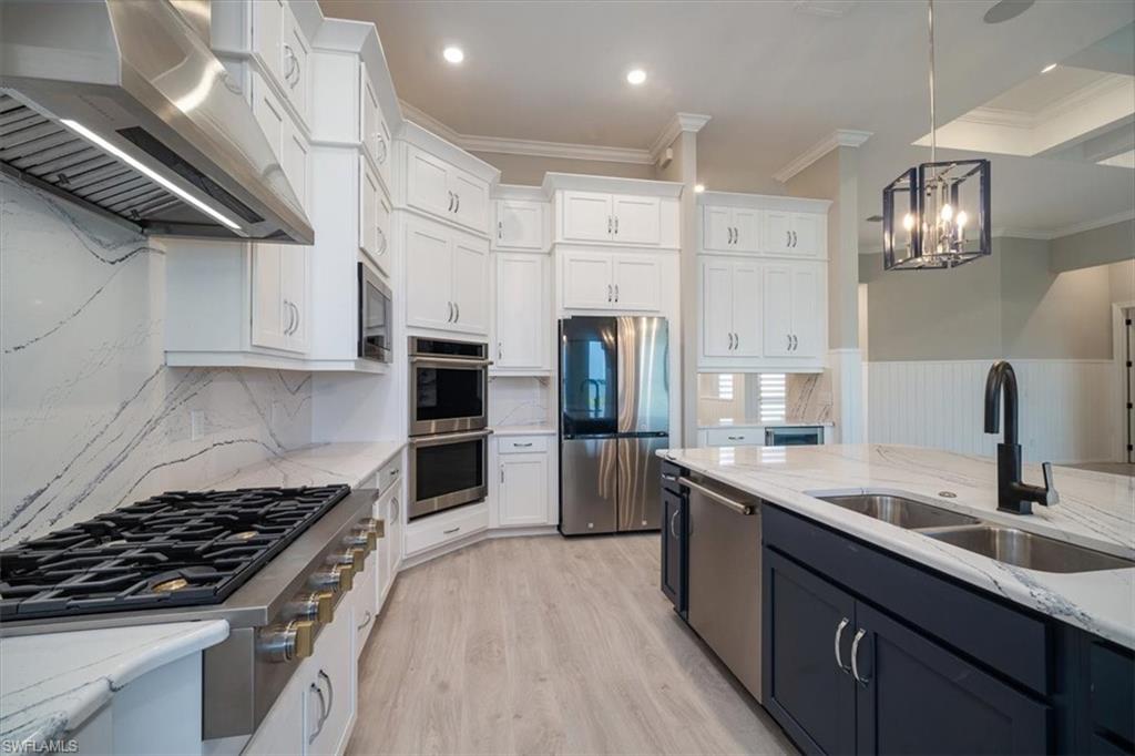 ESPLANADE LAKE CLUB - Residential