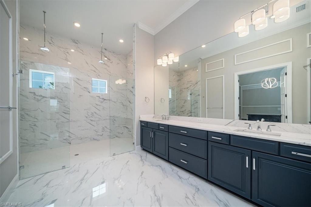 ESPLANADE LAKE CLUB - Residential