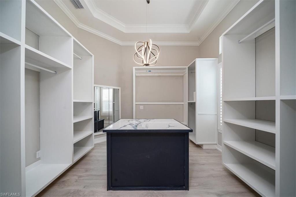 ESPLANADE LAKE CLUB - Residential