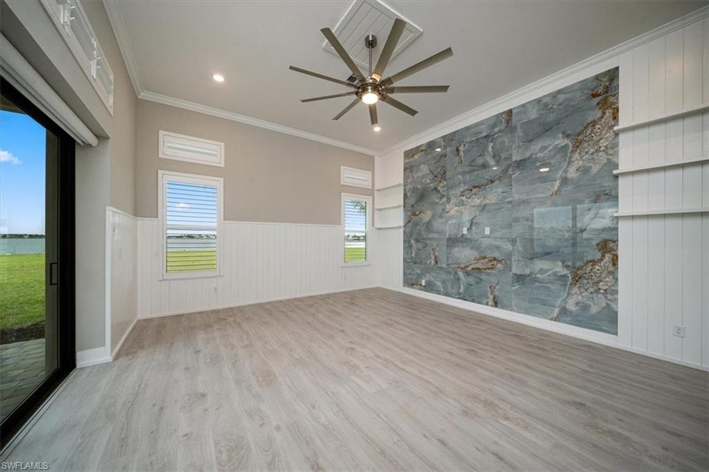 ESPLANADE LAKE CLUB - Residential