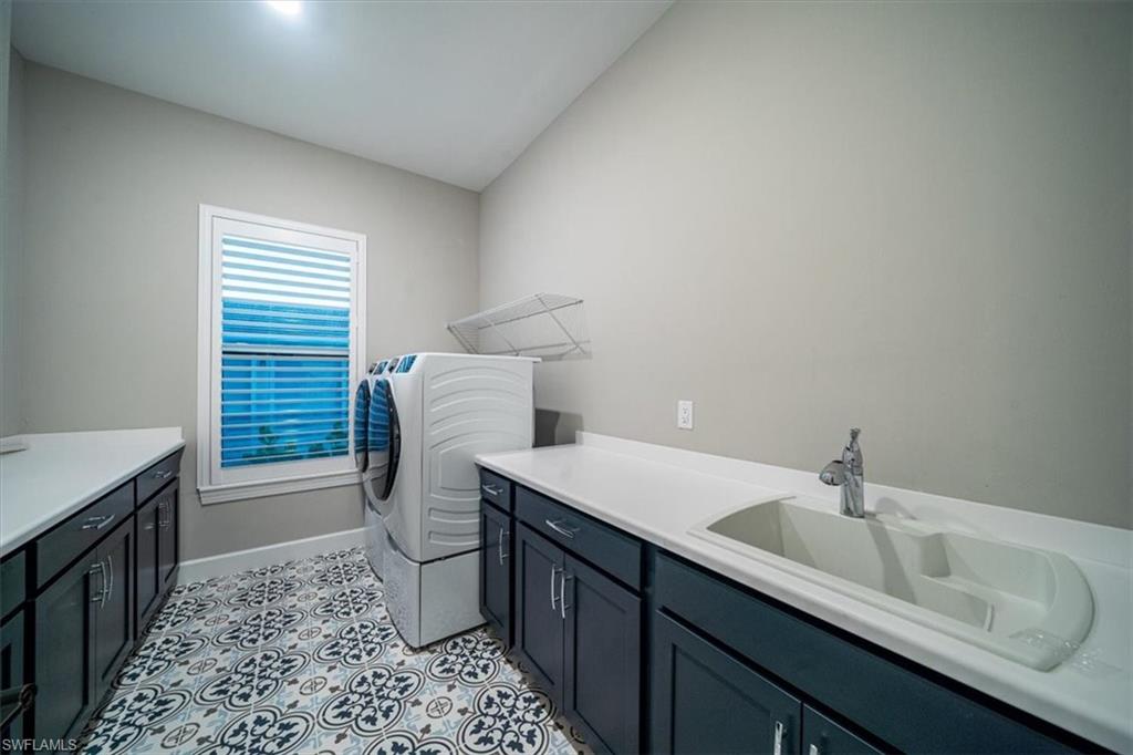 ESPLANADE LAKE CLUB - Residential