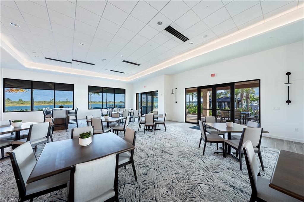 ESPLANADE LAKE CLUB - Residential