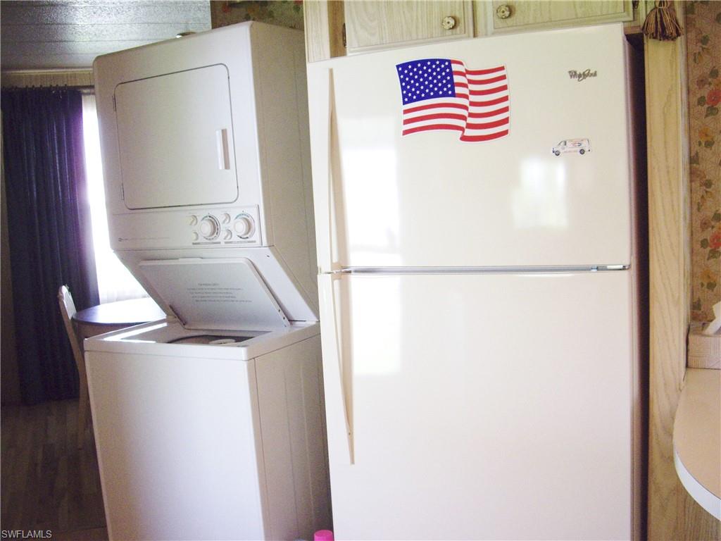 LAUREL ESTATES MOBILE HOME VIL - Residential