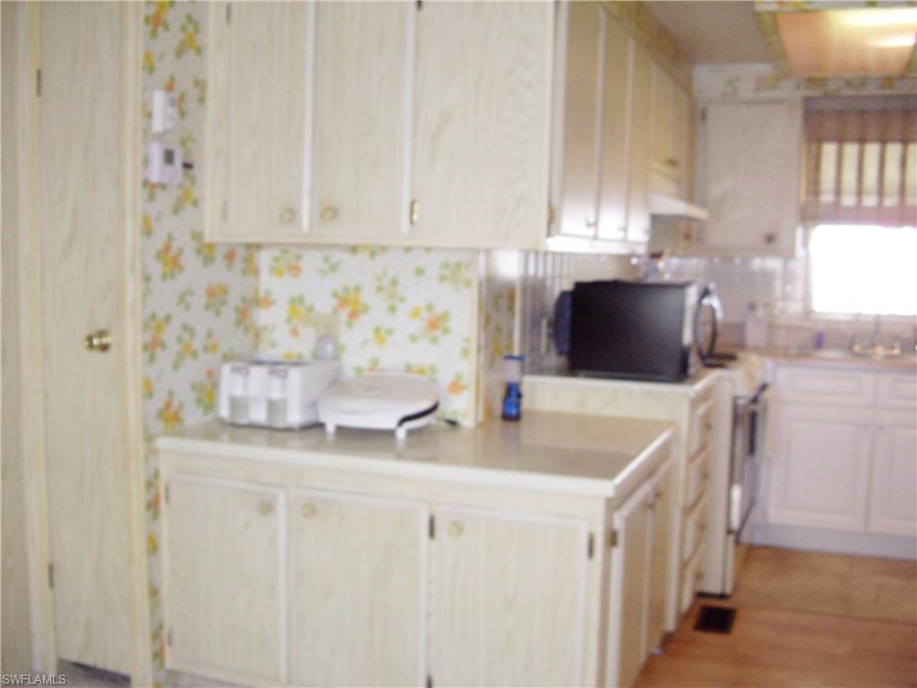 LAUREL ESTATES MOBILE HOME VIL - Residential