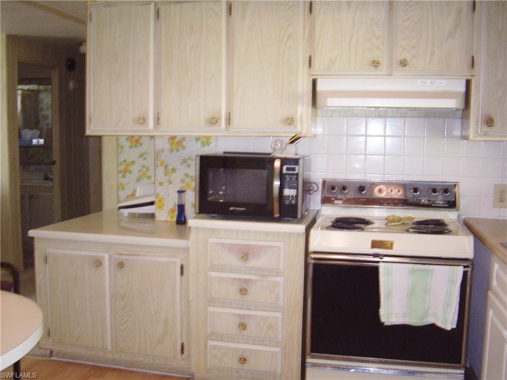 LAUREL ESTATES MOBILE HOME VIL - Residential