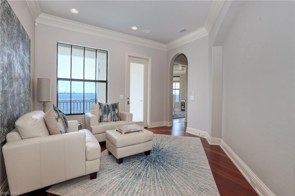 YACHT CLUB - Residential