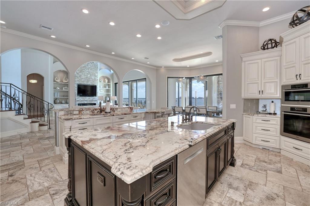 YACHT CLUB - Residential