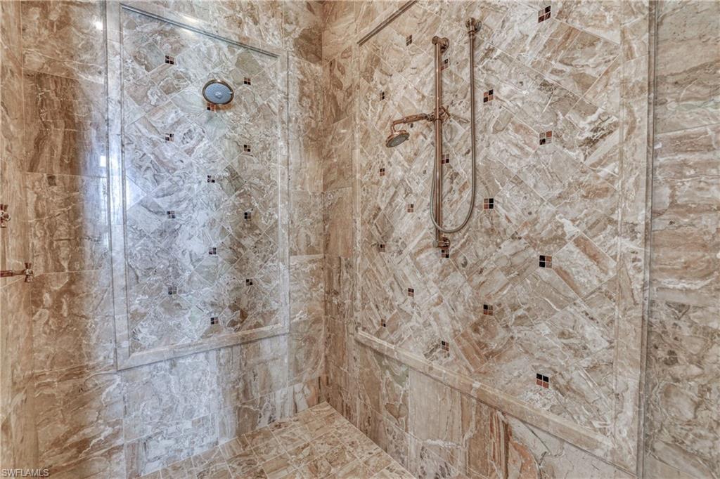 YACHT CLUB - Residential