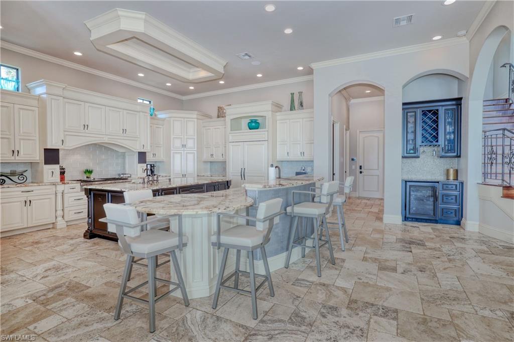 YACHT CLUB - Residential