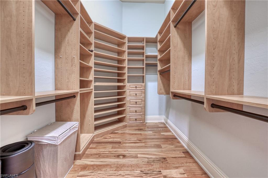 YACHT CLUB - Residential