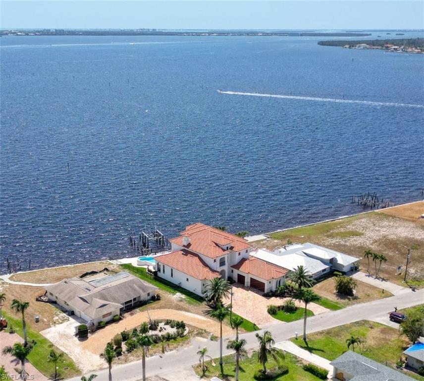 YACHT CLUB - Residential