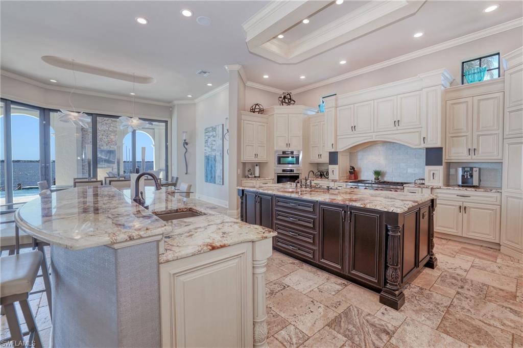 YACHT CLUB - Residential