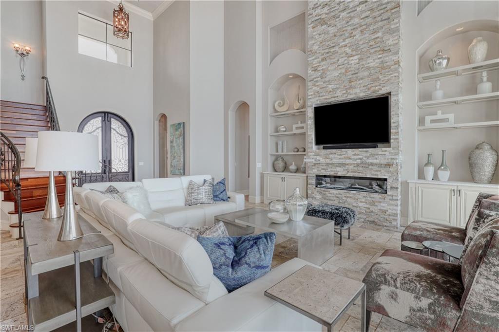 YACHT CLUB - Residential