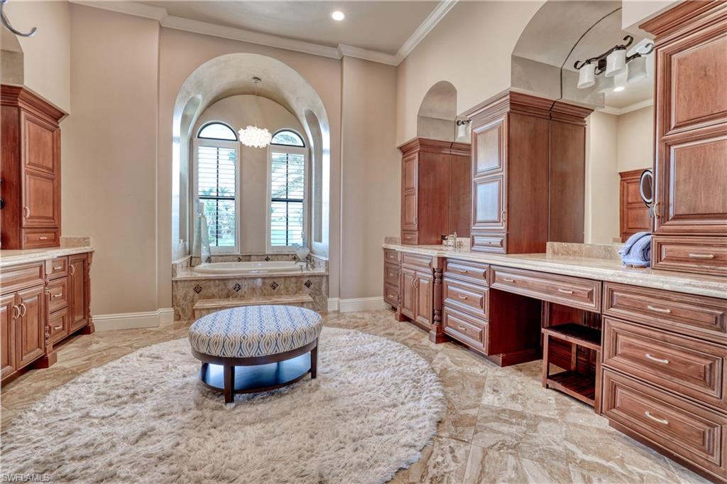 YACHT CLUB - Residential