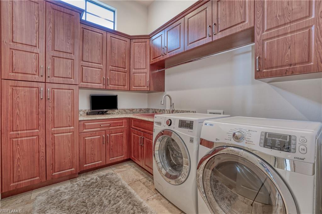 YACHT CLUB - Residential