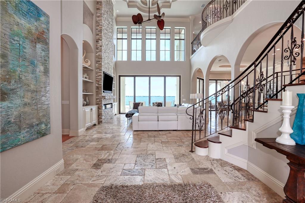 YACHT CLUB - Residential