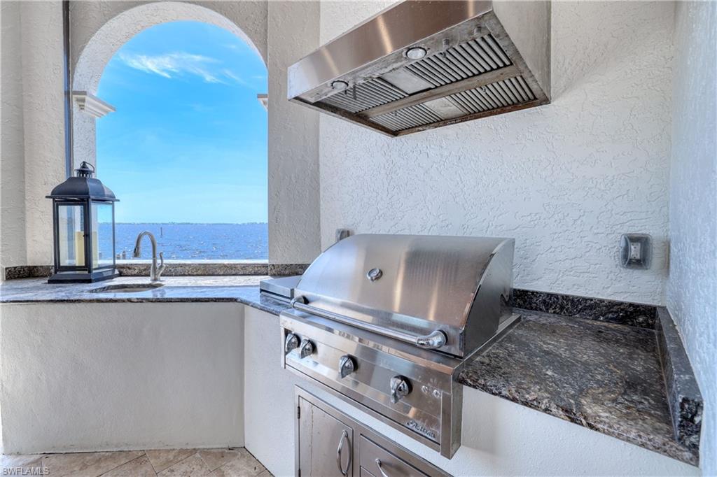 YACHT CLUB - Residential