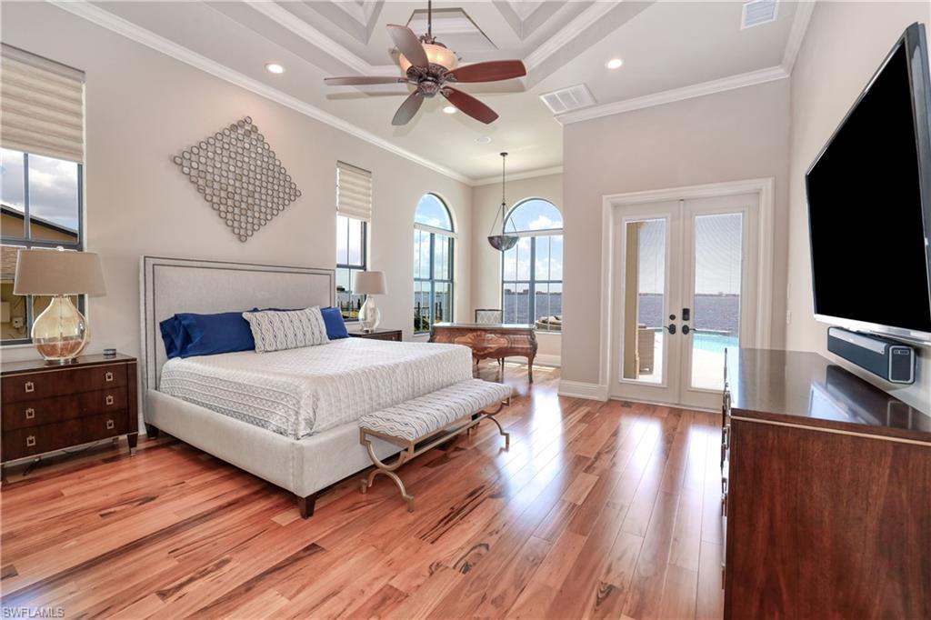 YACHT CLUB - Residential