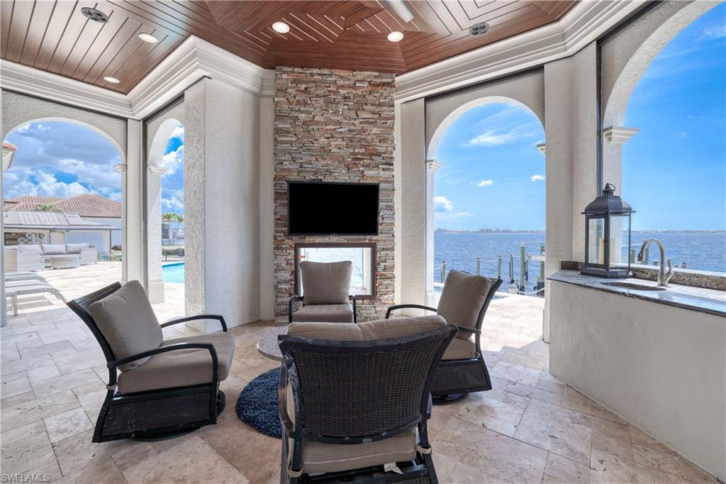 YACHT CLUB - Residential