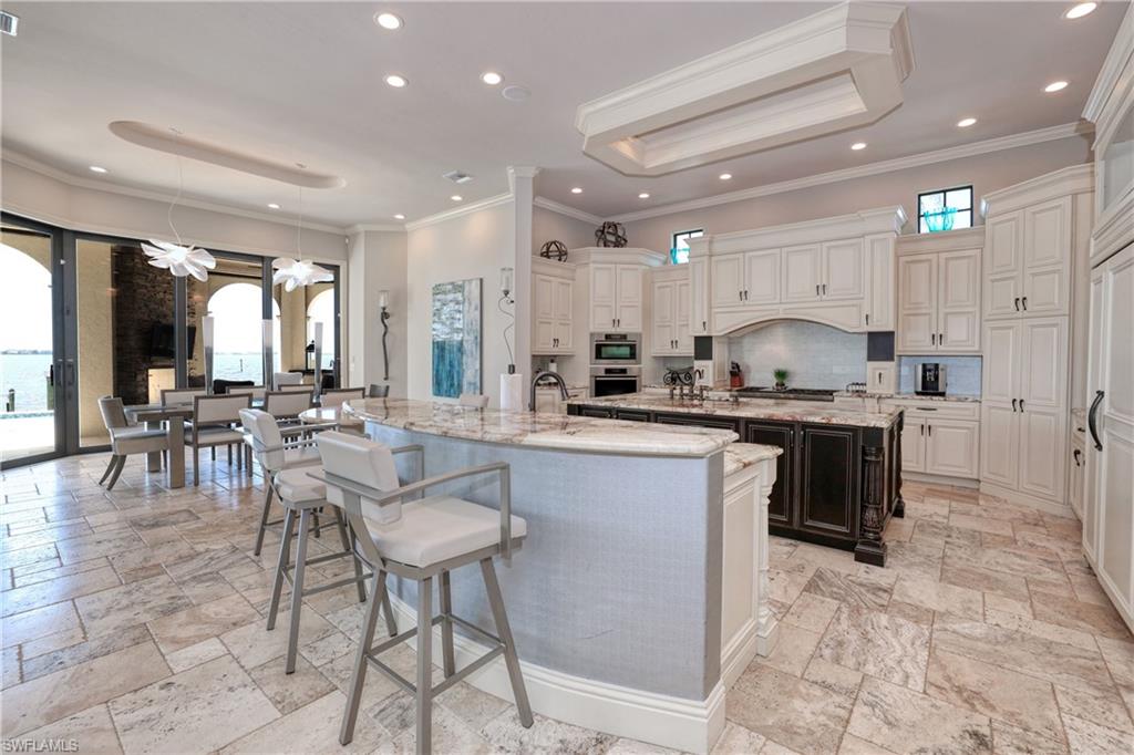 YACHT CLUB - Residential