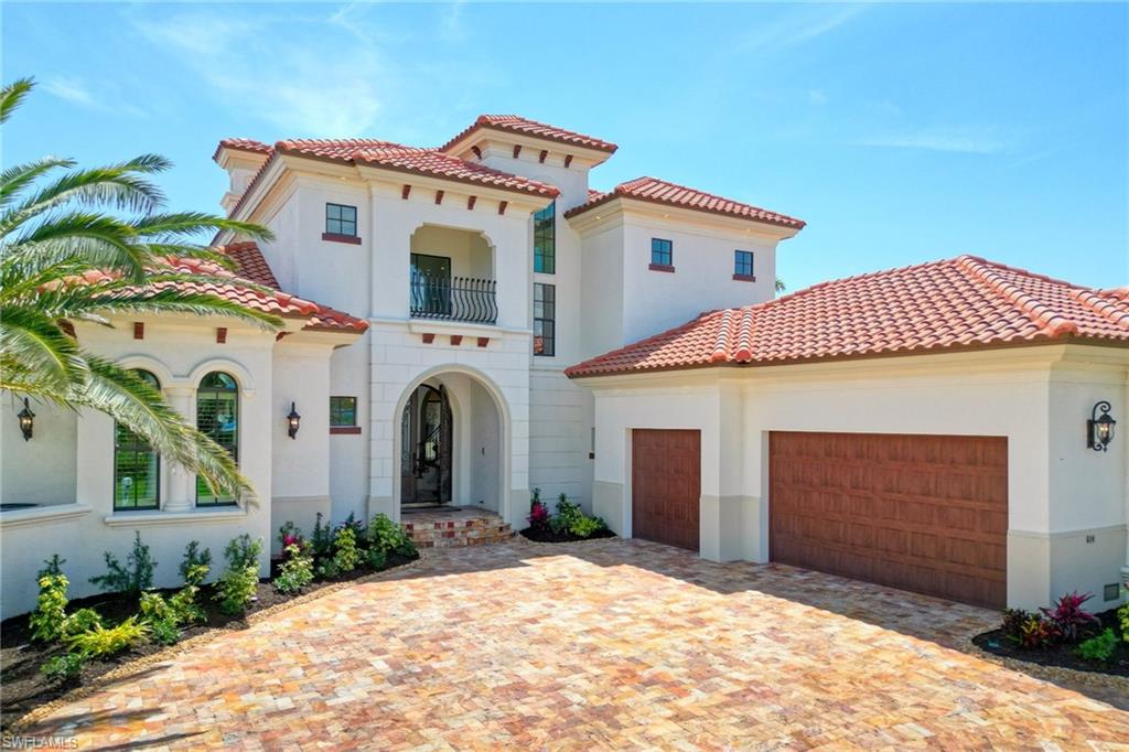 YACHT CLUB - Residential