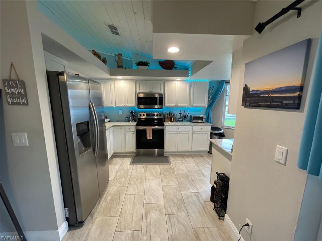 SAN CARLOS PARK - Residential