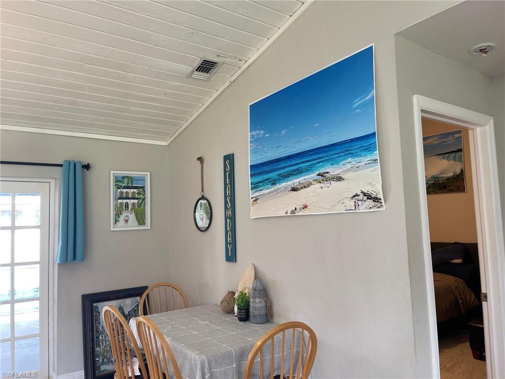 SAN CARLOS PARK - Residential