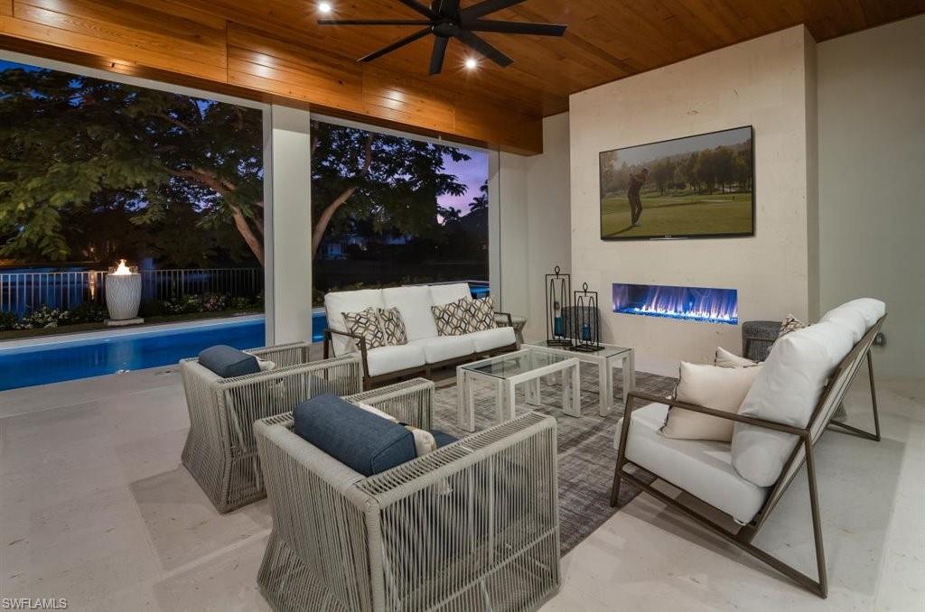 BAY COLONY SHORES - Residential