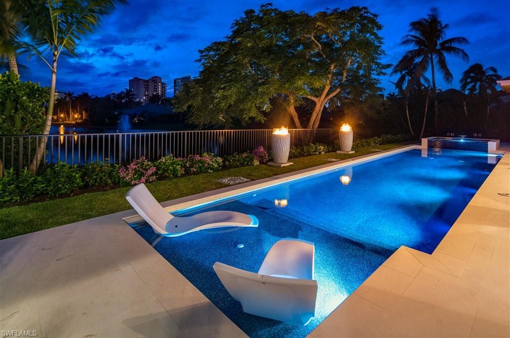 BAY COLONY SHORES - Residential