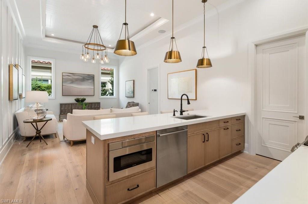 BAY COLONY SHORES - Residential